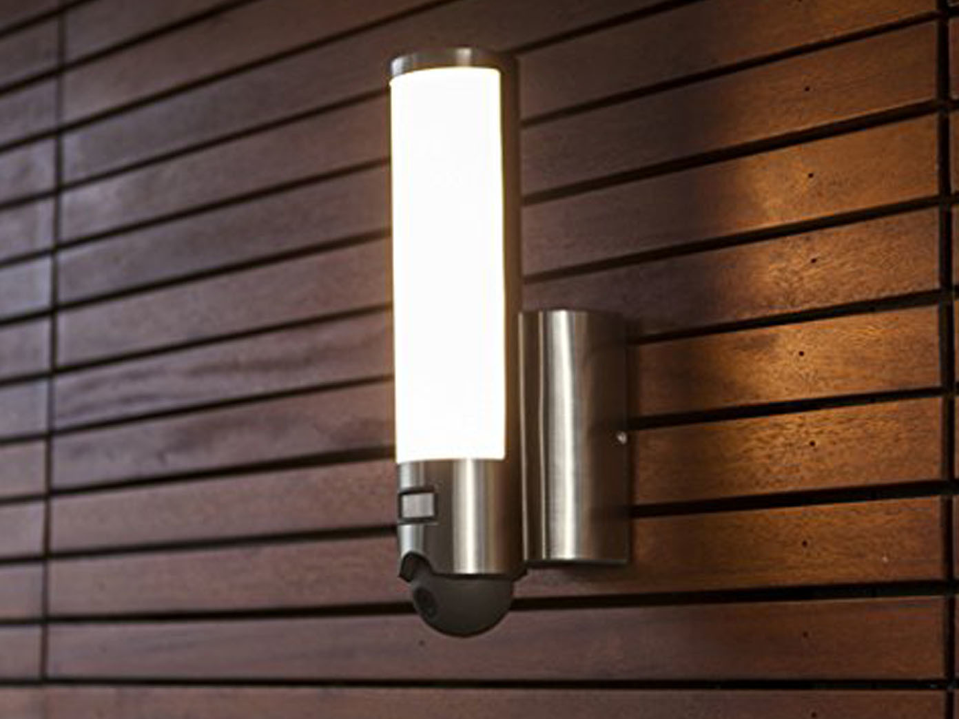 LED Außenlampe Wandleuchte ELARA mit Bewegungsmelder + Kamera